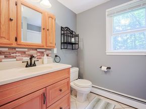 76 Jamestown Rd, Leominster MA 01453