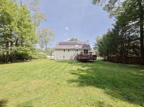 76 Jamestown Rd, Leominster MA 01453