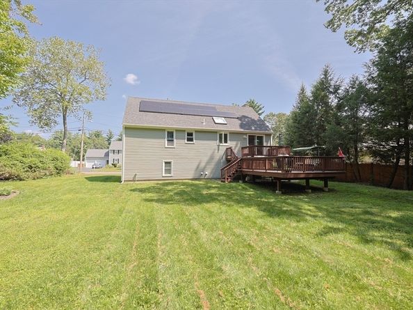 76 Jamestown Rd, Leominster MA 01453