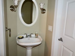 6 Woodman Way 121, Newburyport MA 01950