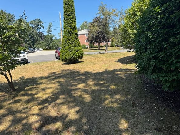 75 Edgelawn 2, North Andover MA 01845
