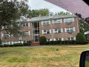 75 Edgelawn 2, North Andover MA 01845