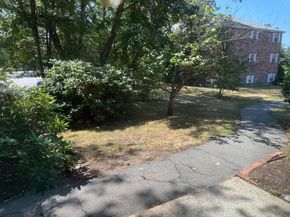 75 Edgelawn 2, North Andover MA 01845