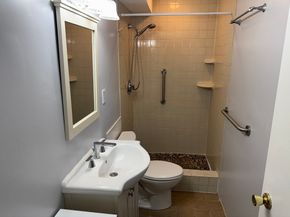 75 Edgelawn 2, North Andover MA 01845