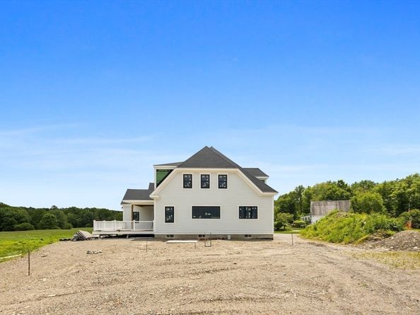 107 Reservation Rd, Andover MA 01810