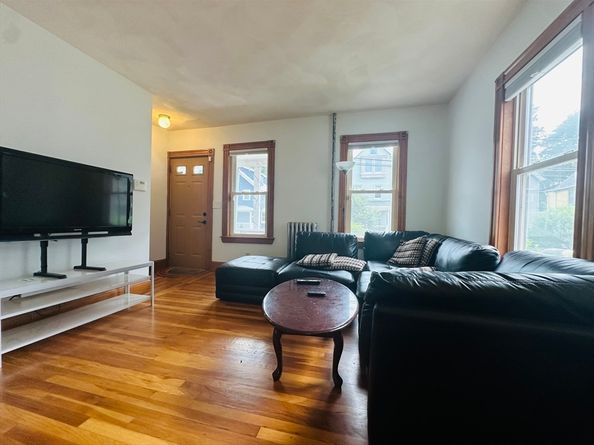 23 Brookford St 1, Cambridge MA 02140