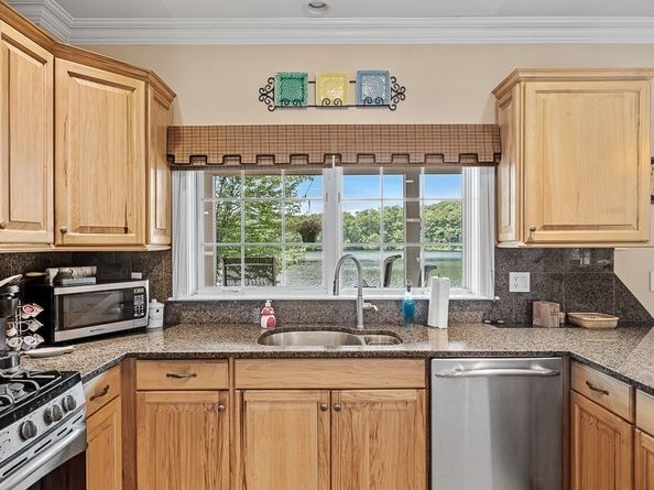 1 Temple Ct, Shrewsbury MA 01545