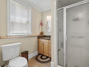 1 Temple Ct, Shrewsbury MA 01545