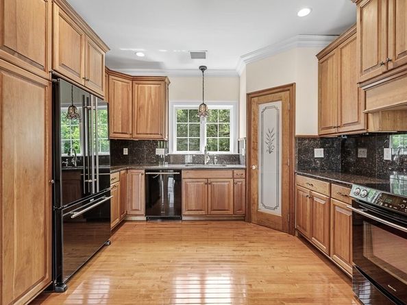 1 Temple Ct, Shrewsbury MA 01545