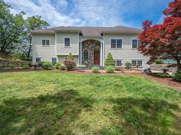 1 Temple Ct, Shrewsbury MA 01545