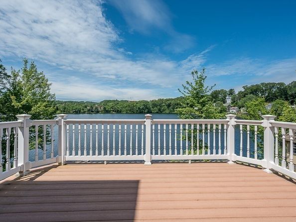 1 Temple Ct, Shrewsbury MA 01545