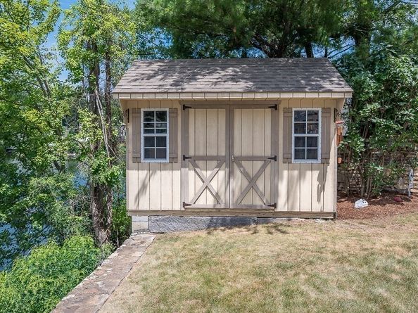 1 Temple Ct, Shrewsbury MA 01545