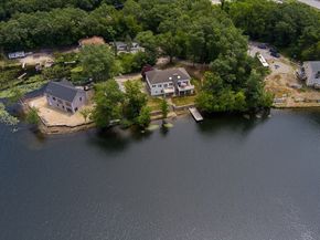 1 Temple Ct, Shrewsbury MA 01545