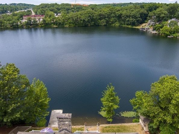 1 Temple Ct, Shrewsbury MA 01545