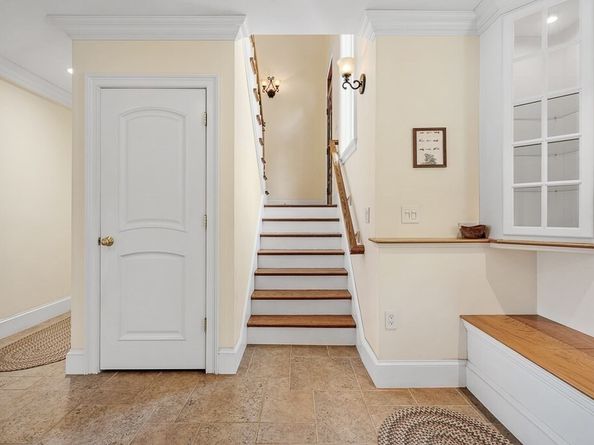 1 Temple Ct, Shrewsbury MA 01545