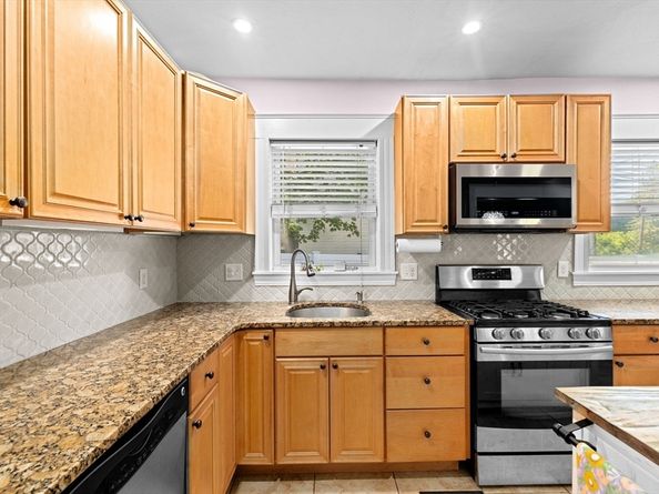 140 Pollard St, Billerica MA 01862