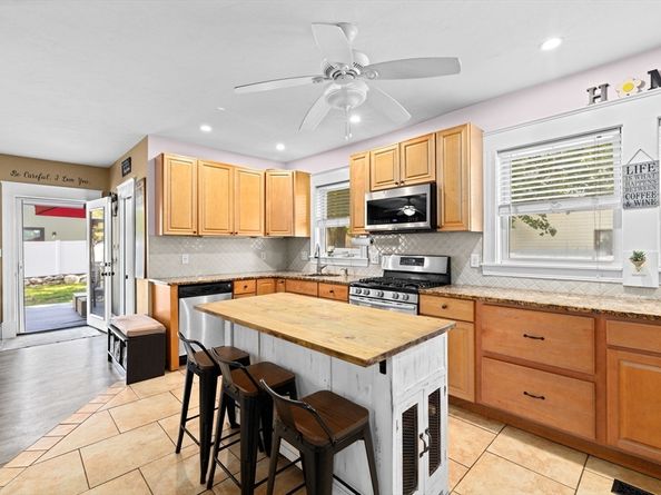 140 Pollard St, Billerica MA 01862