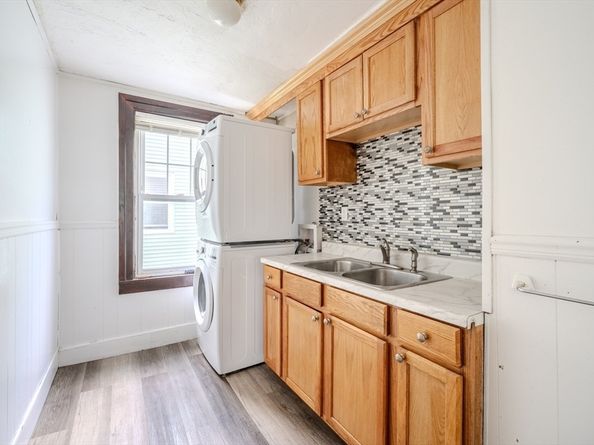 27 Wyman St, Worcester MA 01610