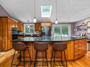 27 Blueberry Hill Rd, Woburn MA 01801