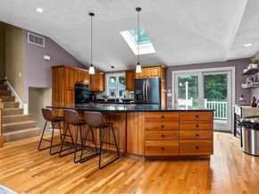 27 Blueberry Hill Rd, Woburn MA 01801