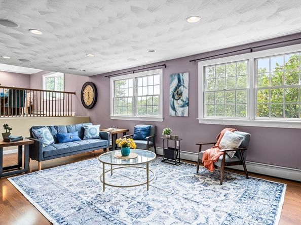 27 Blueberry Hill Rd, Woburn MA 01801