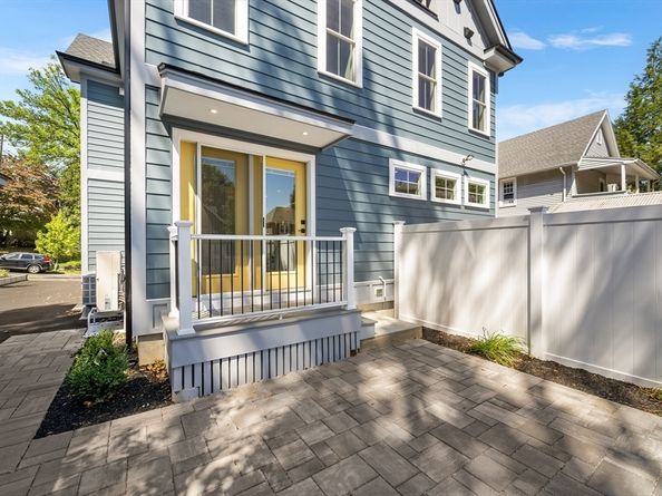 16 Burton St 16, Arlington MA 02476