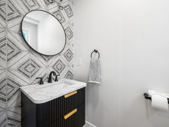 16 Burton St 16, Arlington MA 02476