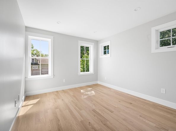 16 Burton St 16, Arlington MA 02476