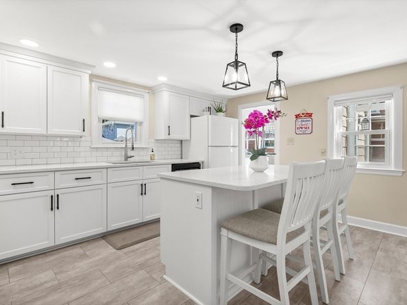 11 Parker St, Saugus MA 01906