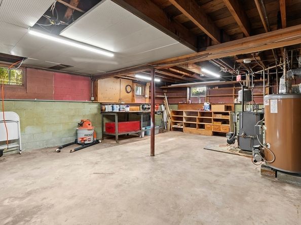 11 Parker St, Saugus MA 01906