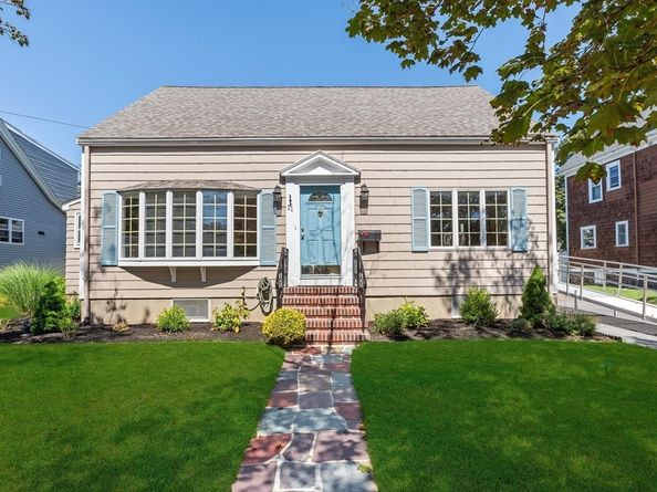 11 Parker St, Saugus MA 01906