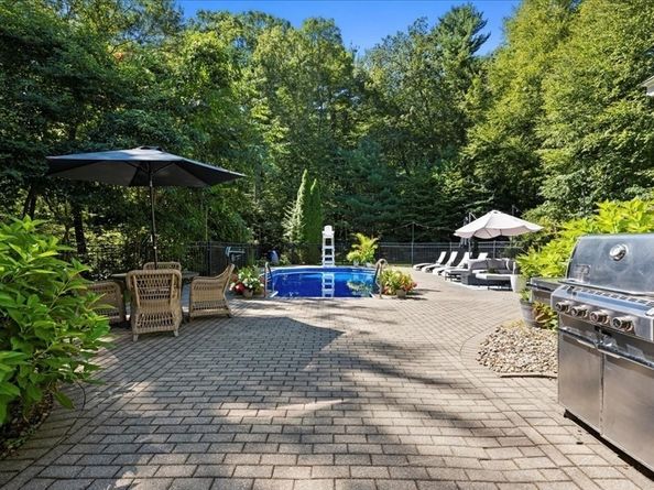 9 Auburn Rd, Millbury MA 01527