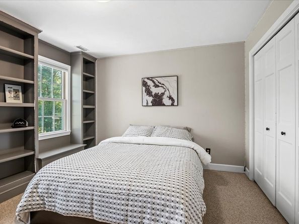 9 Auburn Rd, Millbury MA 01527