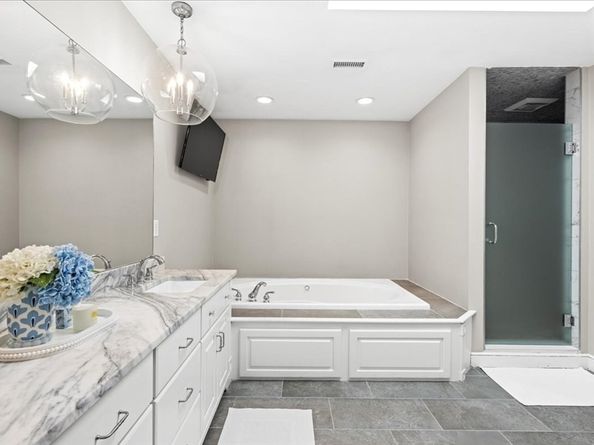 9 Auburn Rd, Millbury MA 01527