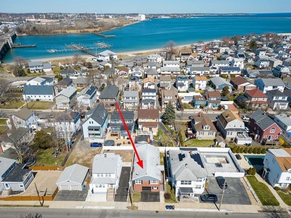 18 Bickford Ave, Revere MA 02151