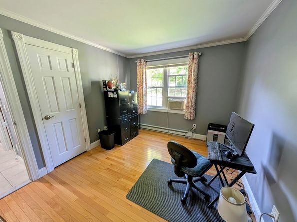 10 Harrington Rd, Charlton MA 01507