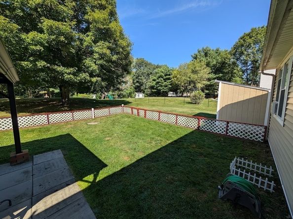 10 Harrington Rd, Charlton MA 01507