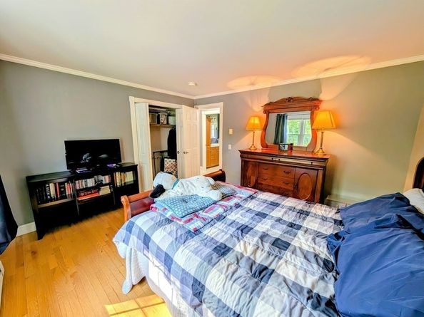 10 Harrington Rd, Charlton MA 01507