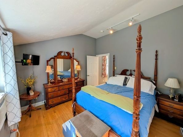 10 Harrington Rd, Charlton MA 01507