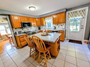 10 Harrington Rd, Charlton MA 01507