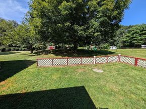 10 Harrington Rd, Charlton MA 01507
