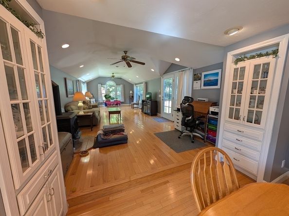10 Harrington Rd, Charlton MA 01507