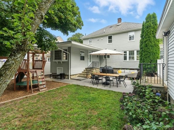 9 Rustic Rd, Stoneham MA 02180