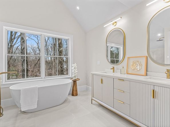 93 Seaver Street, Wellesley MA 02481