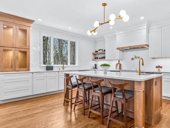 93 Seaver Street, Wellesley MA 02481