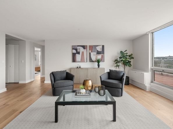 45 Longwood Ave PHA, Brookline MA 02446