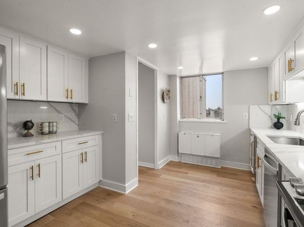 45 Longwood Ave PHA, Brookline MA 02446