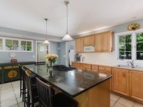 22 Allen St, Marion MA 02738
