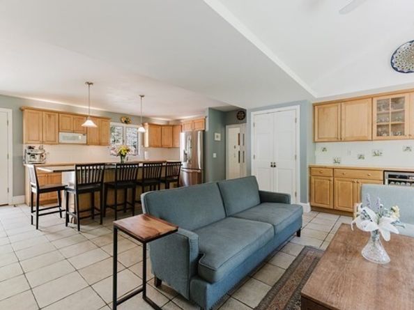 22 Allen St, Marion MA 02738