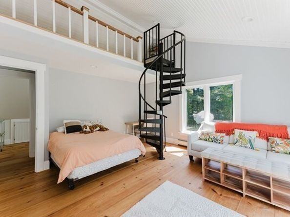 22 Allen St, Marion MA 02738